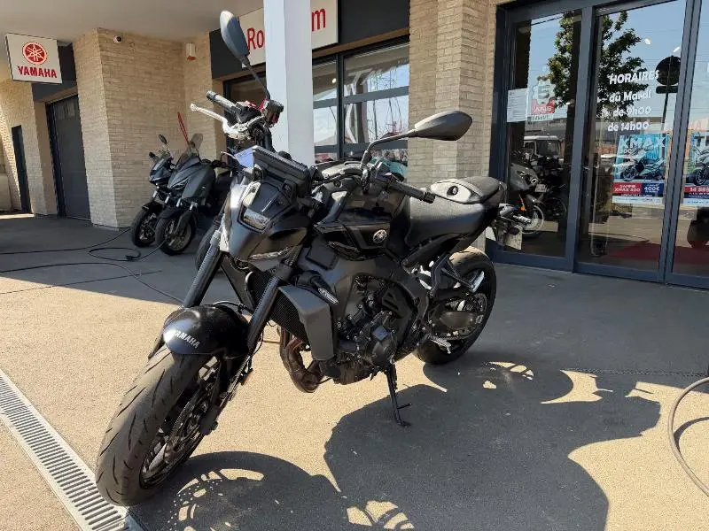 MT09