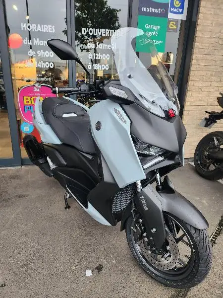 XMAX 300 Tech Max