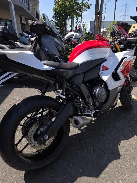 YZFR7