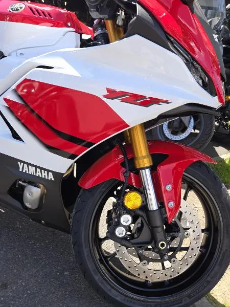 YZFR7