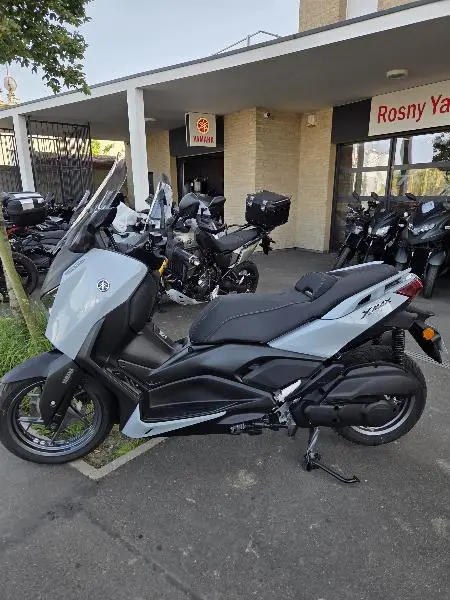 XMAX 125 TECH MAX
