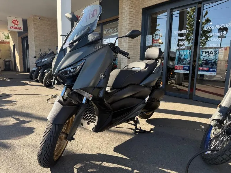 XMAX 300 Tech Max