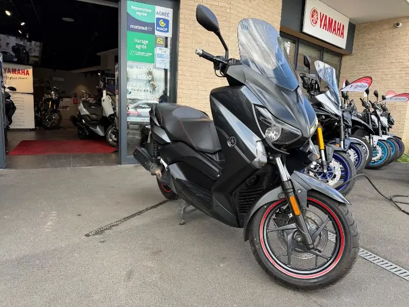 XMAX 125
