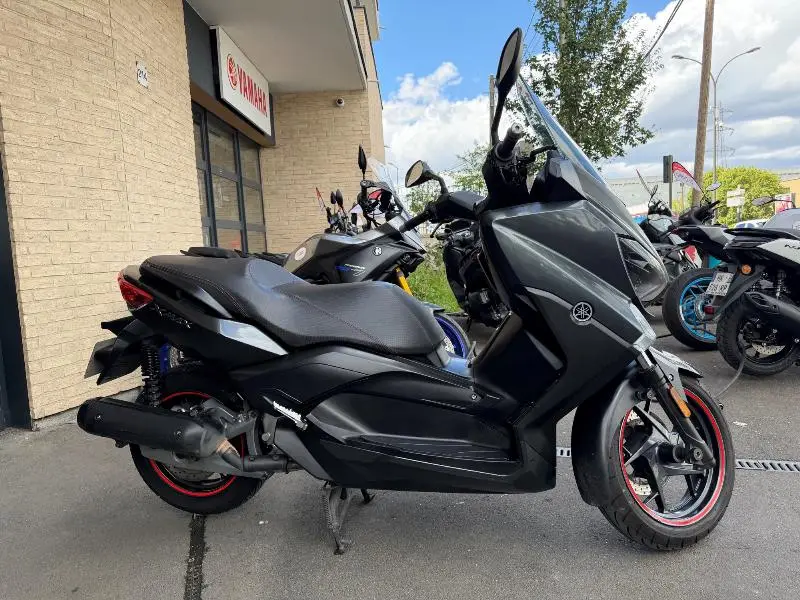 XMAX 125