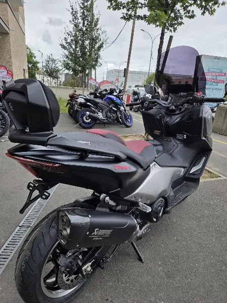 XP TMAX 560
