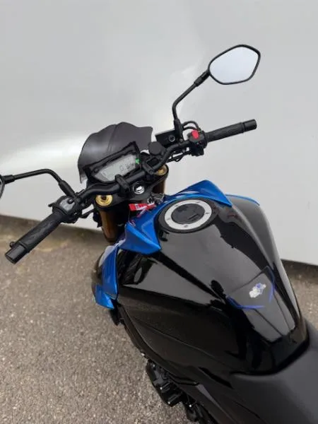 GSXS 750
