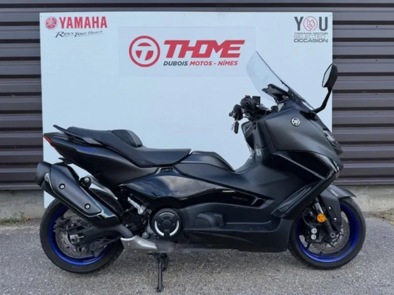 XP TMAX 560