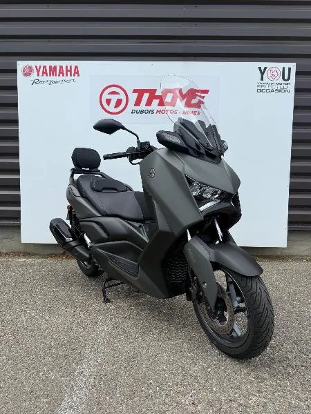 XMAX 300