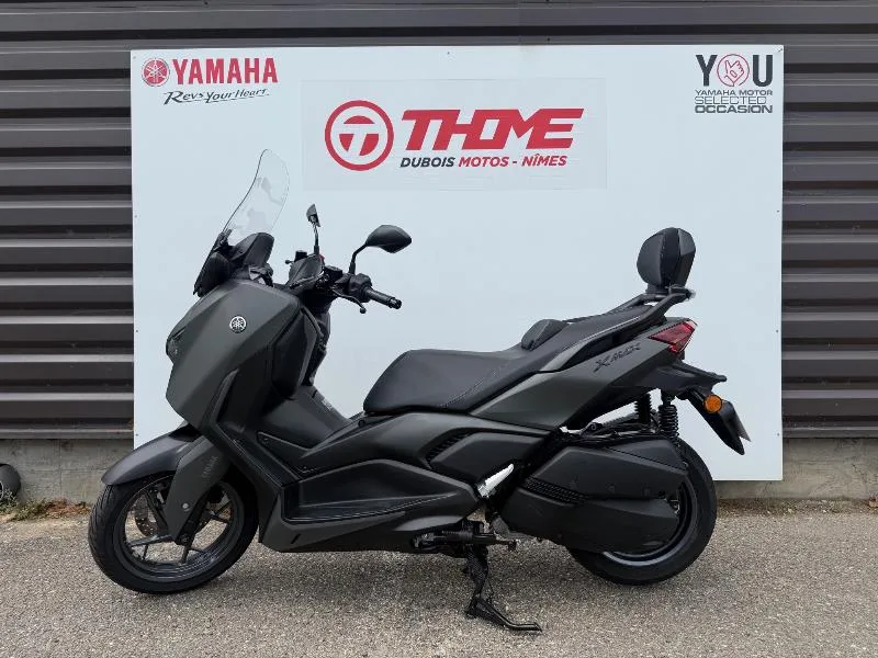 XMAX 300