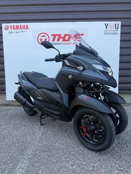 TRICITY 300