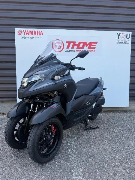 TRICITY 300