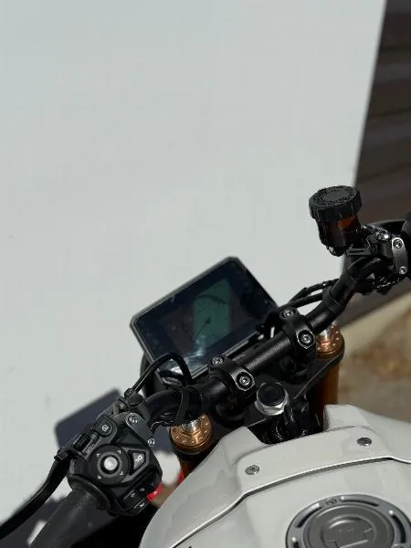 XSR 900