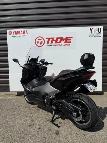 XP TMAX 560