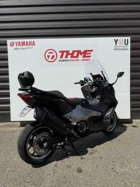 XP TMAX 560