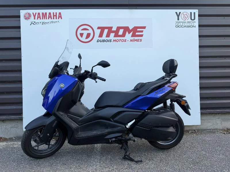 XMAX 300