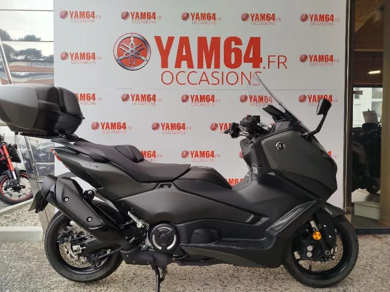 XP TMAX 560
