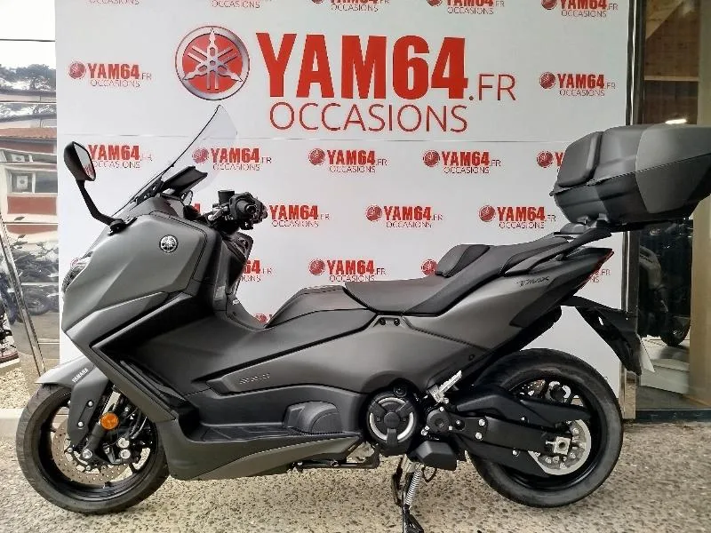 XP TMAX 560
