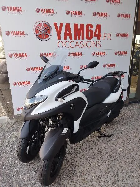 TRICITY 300