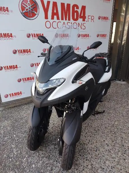 TRICITY 300