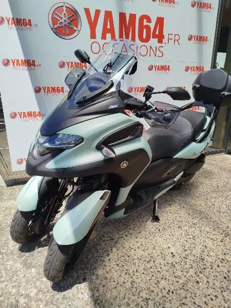 TRICITY 300