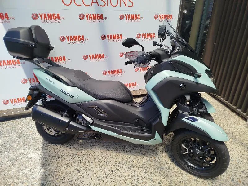 TRICITY 300