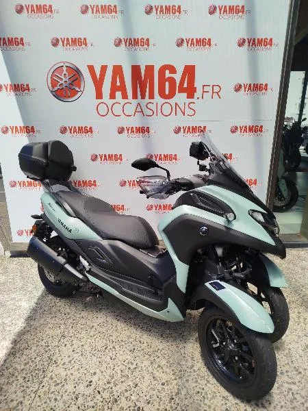 TRICITY 300
