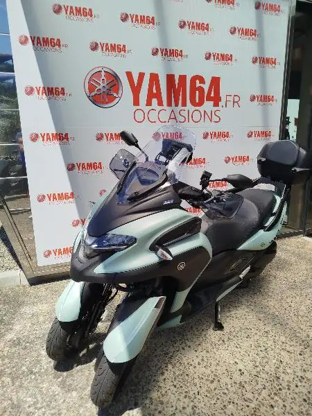 TRICITY 300