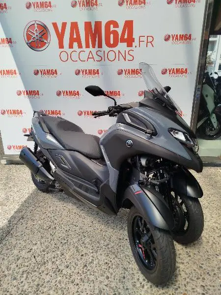 TRICITY 300