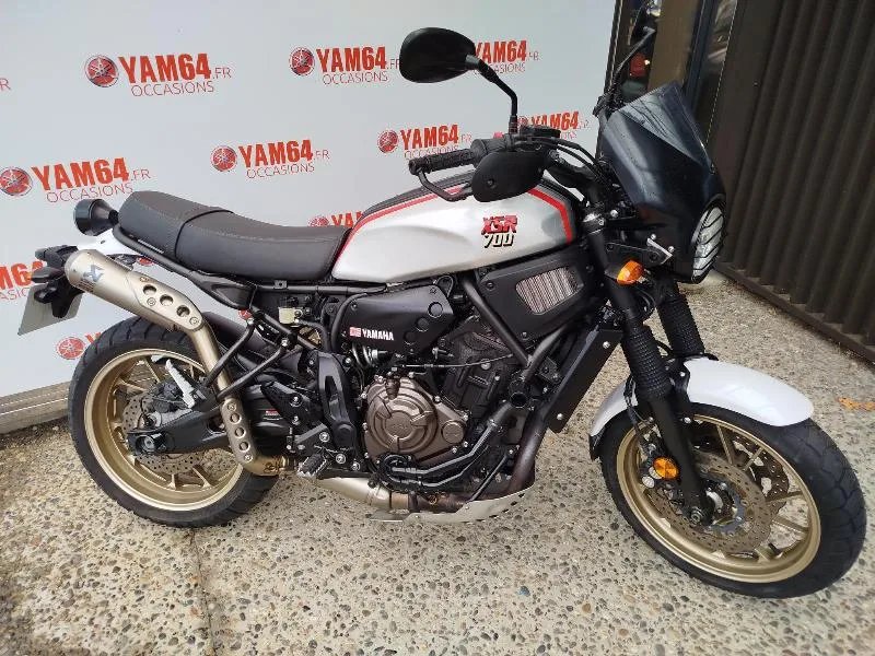XSR 700 XTRIBUTE