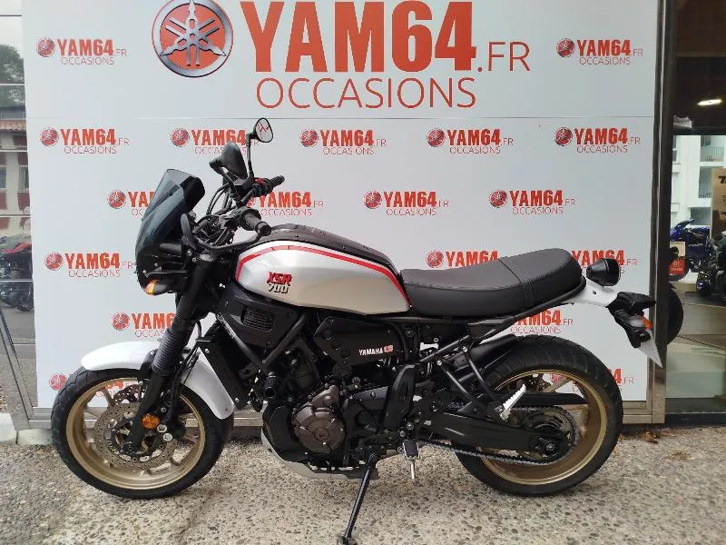 XSR 700 XTRIBUTE