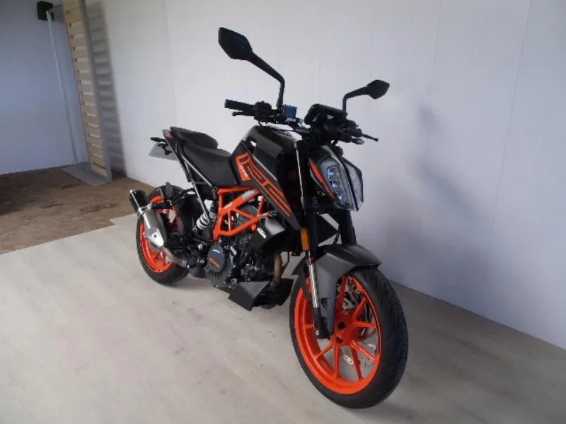 125 DUKE ABS