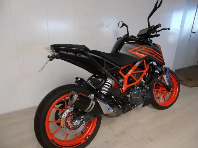 125 DUKE ABS