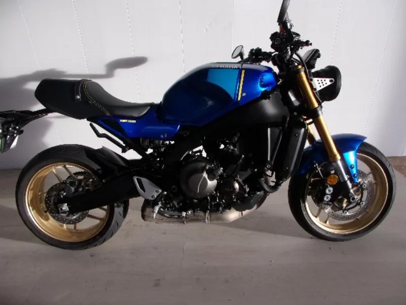 XSR 900