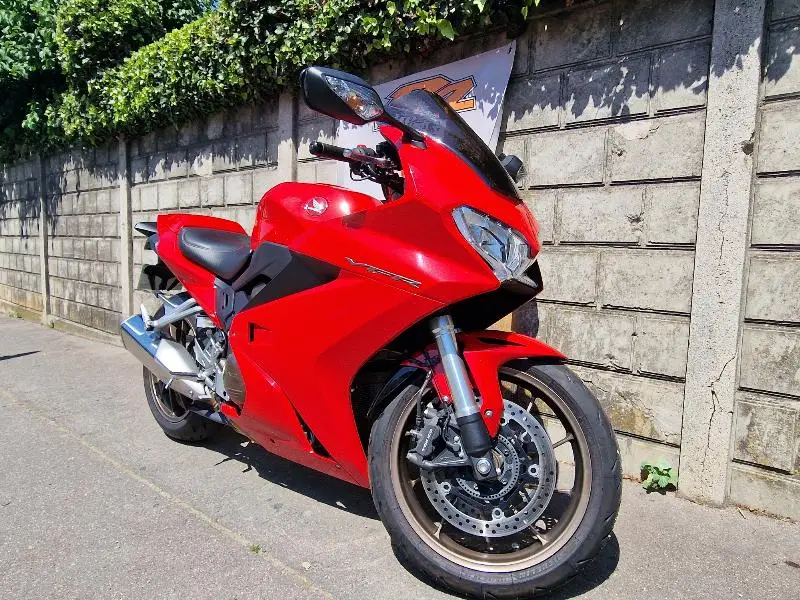 VFR 800 F