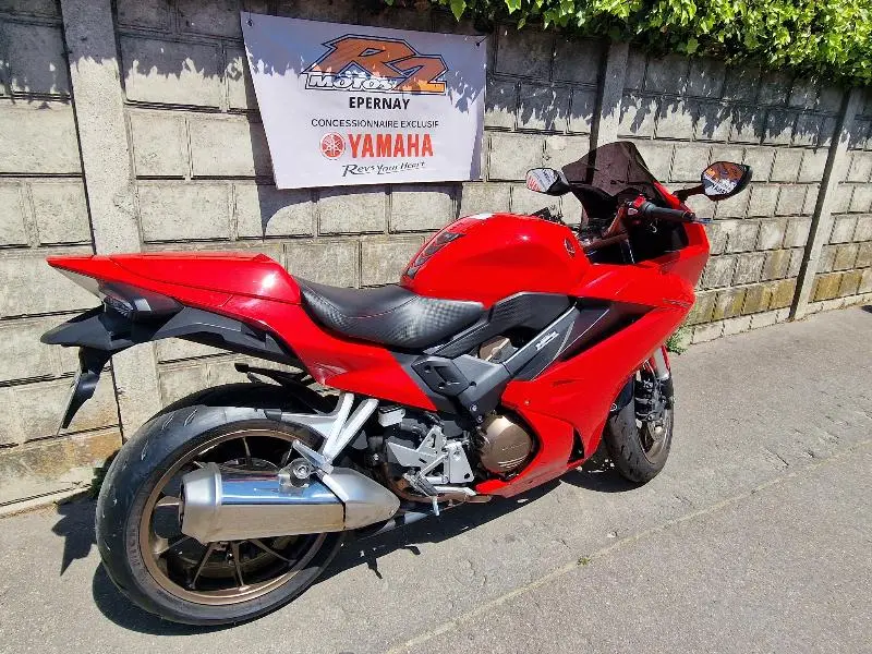 VFR 800 F