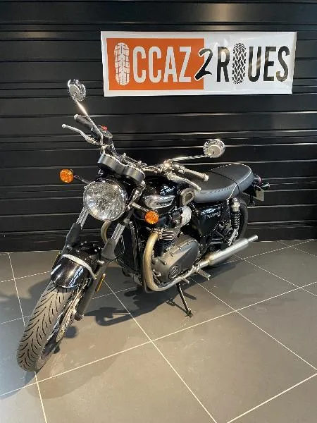 Bonneville T100