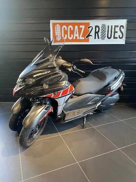 TRICITY 300