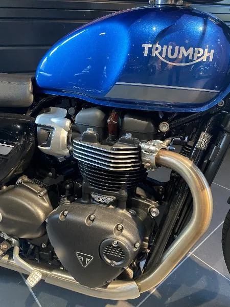 STREET TWIN  900