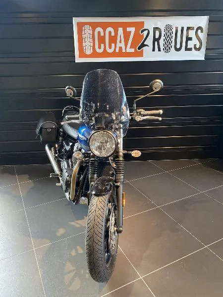 STREET TWIN  900