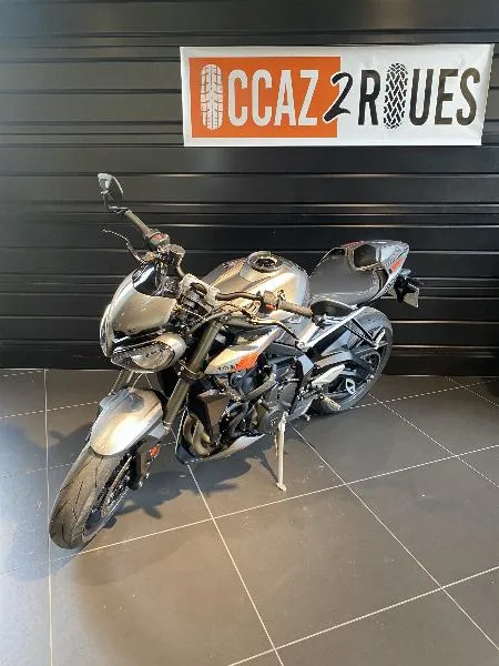 STREET TRIPLE 765 RS