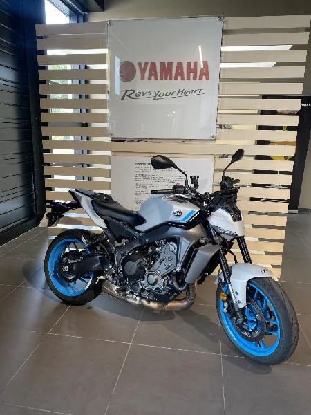 MT09