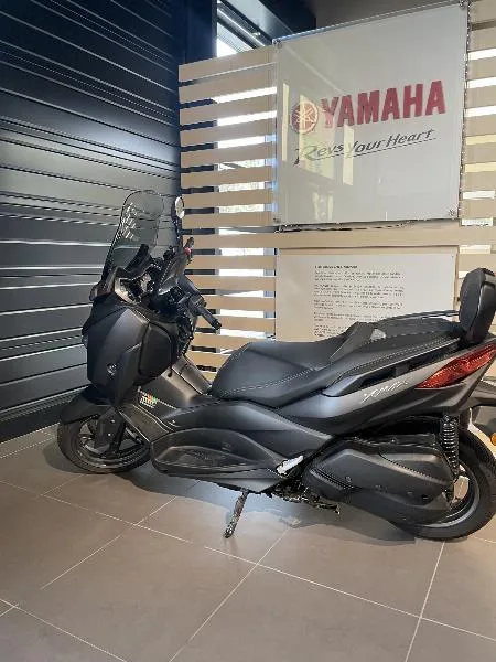 XMAX 300