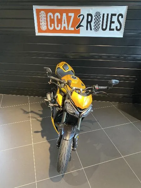 STREET TRIPLE 765 RS