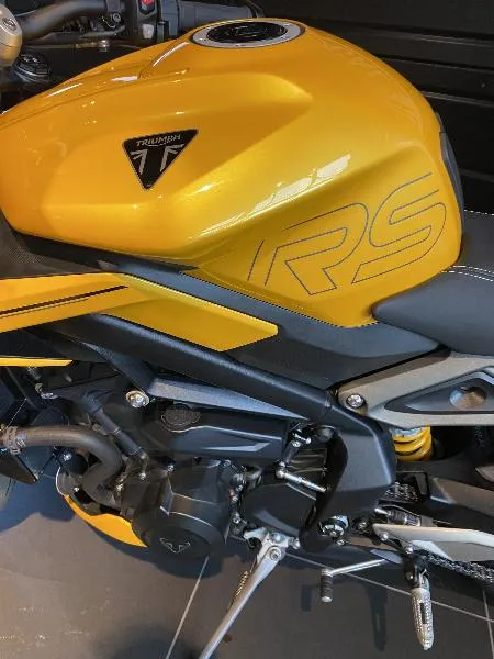 STREET TRIPLE 765 RS
