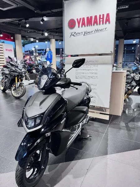 RayZR 125