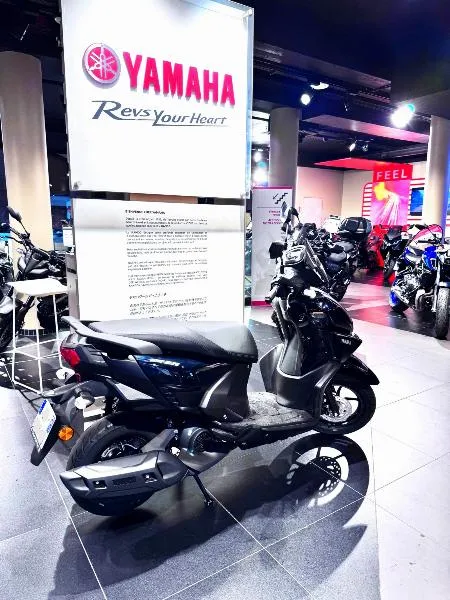 RayZR 125