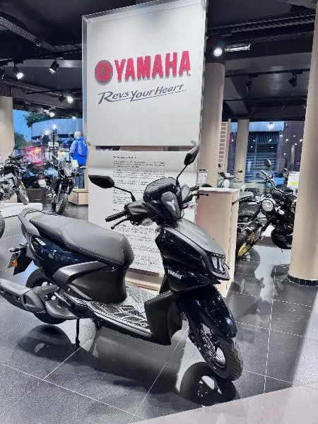 RayZR 125