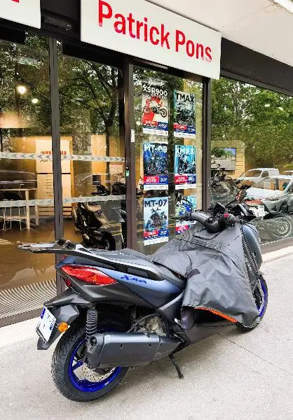 XMAX 300