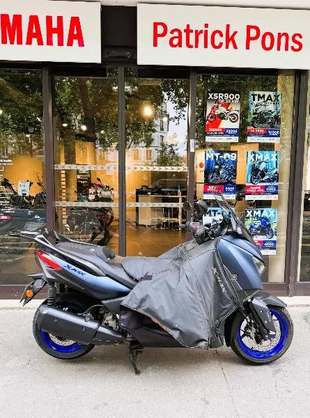 XMAX 300