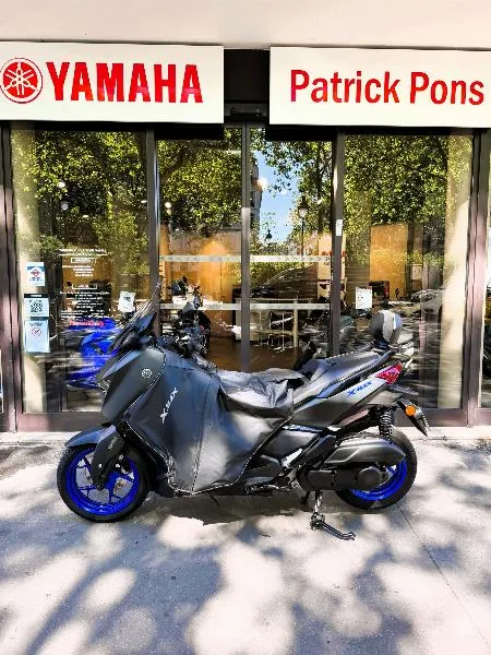XMAX 125